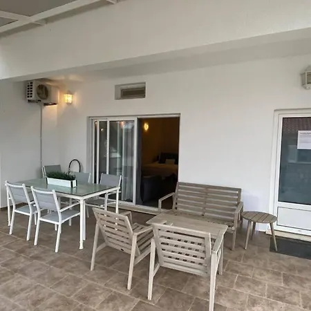 Luxe- 10min To Old Town Apartment